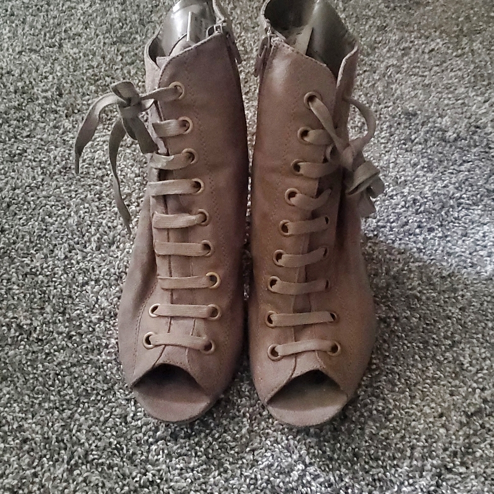 Fiona shoes